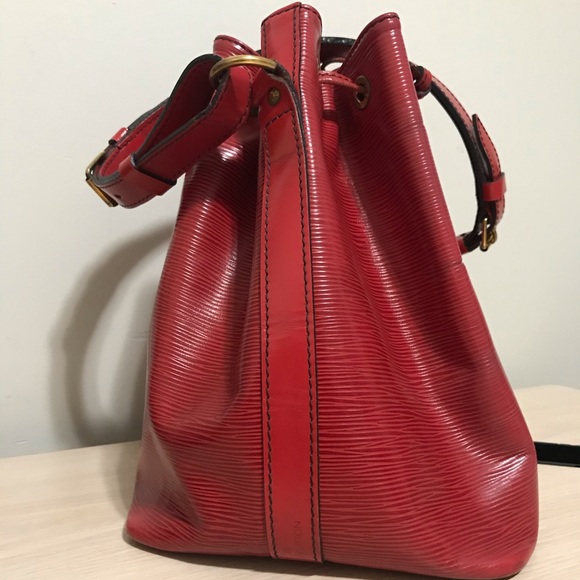 LV Epi Noe🌹 - Picture 3 of 15